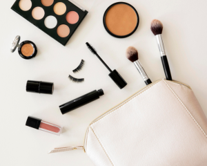 Makeup Bag Makeover: Decluttering Tips and Tricks